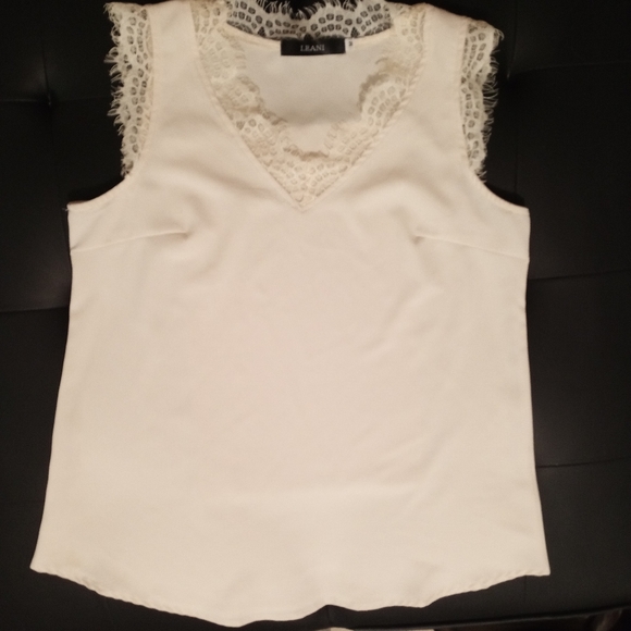 Creamy White Sleeveless Blouse With Lace Accent Trim Sz. M EUC - Picture 2 of 8